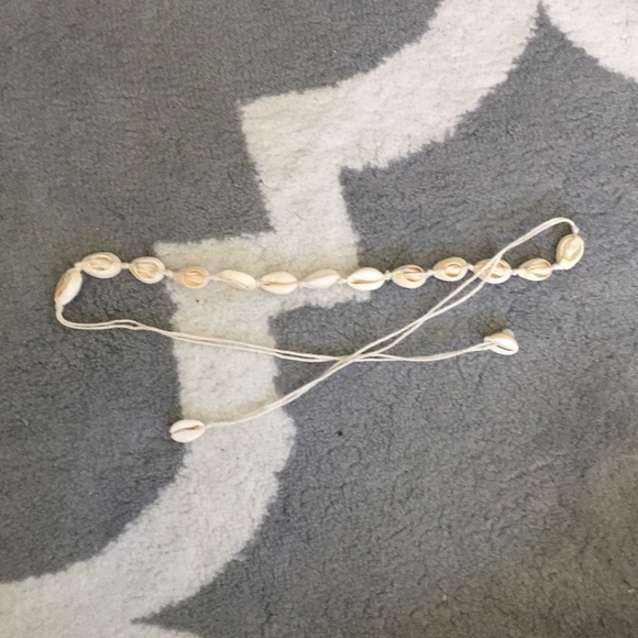 Jewelry - Shell necklace
